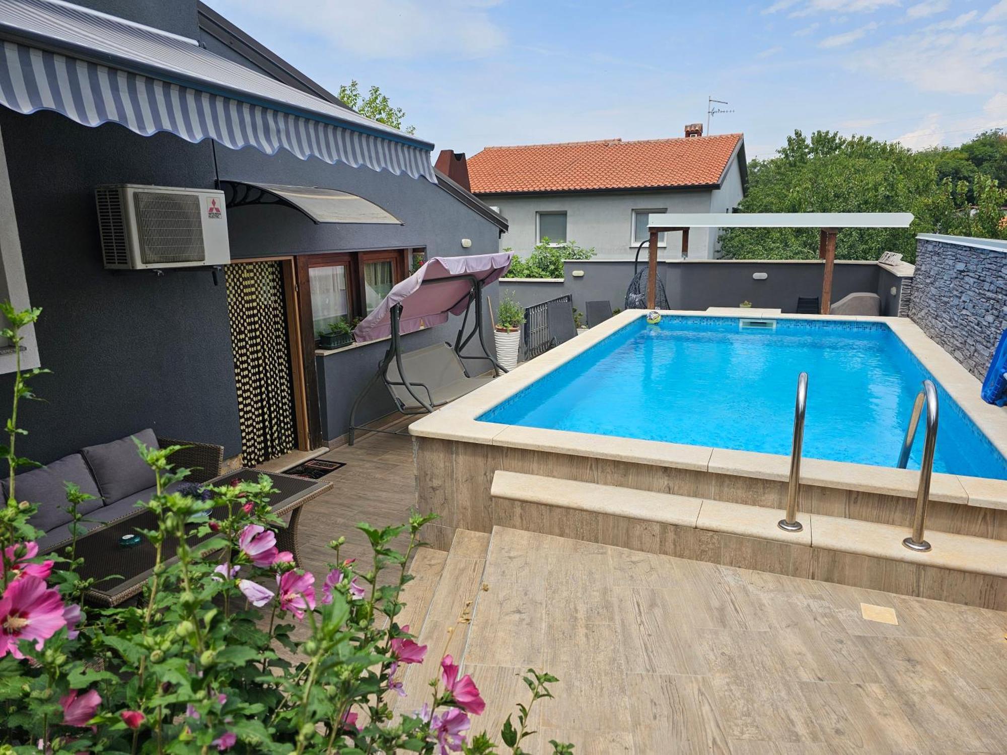 Apartma Nicol